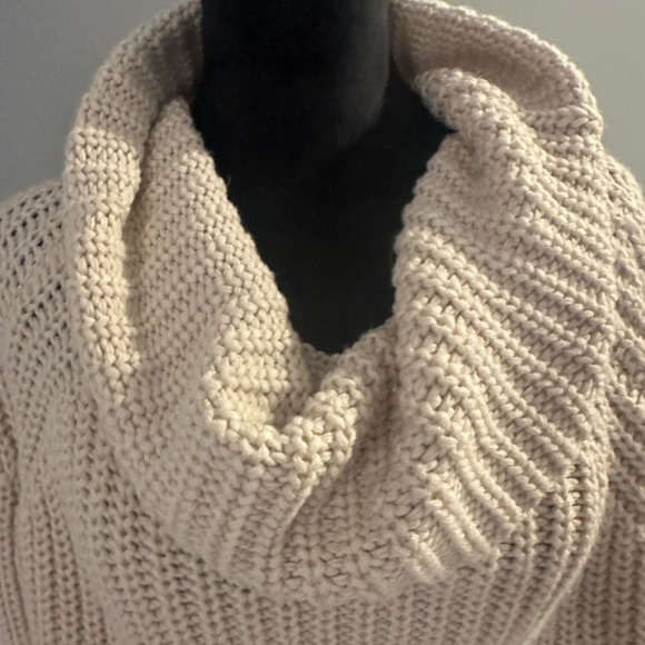 Moon & Madison Cream Chunky Knit Turtleneck Sweater - Picture 3 of 11